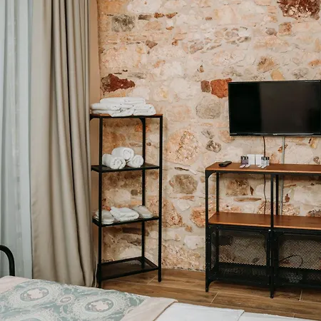 Hotel Nill's Stone House *