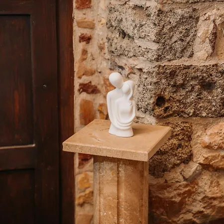 Nill's Stone House Otel