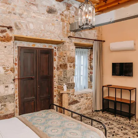 Nill's Stone House Hotel