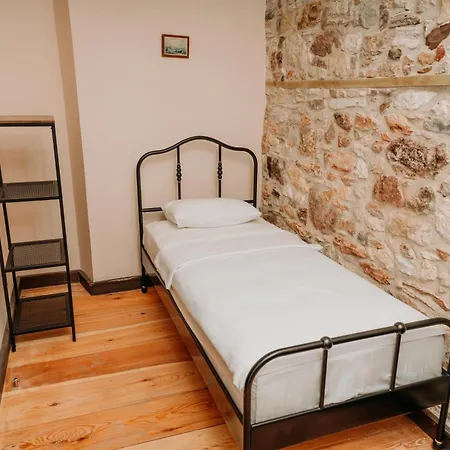 Nill's Stone House Otel *