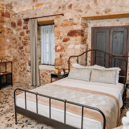 Nill's Stone House *